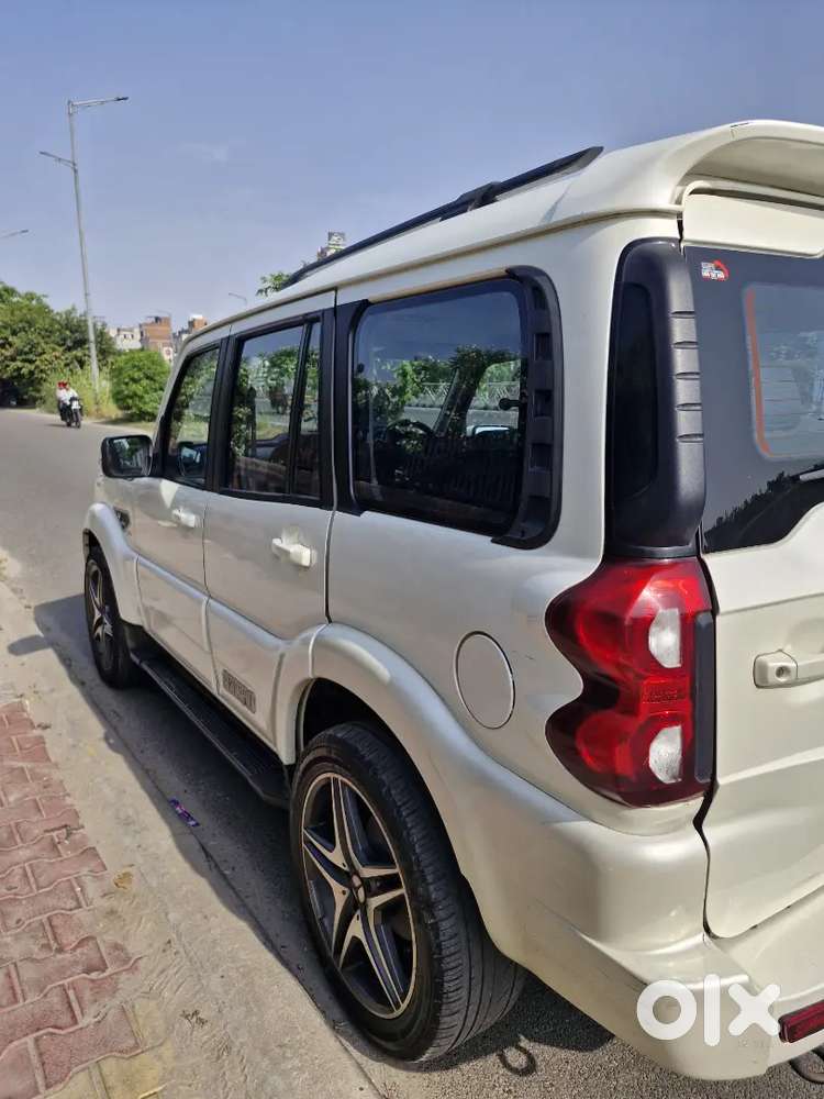 Mahindra Scorpio Classic 2020 Diesel Manual