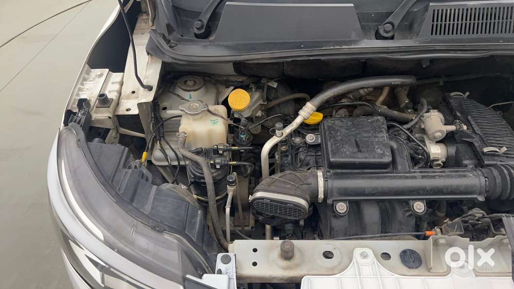 Renault Triber 1.0 Rxz Dual Tone, 2022, Petrol