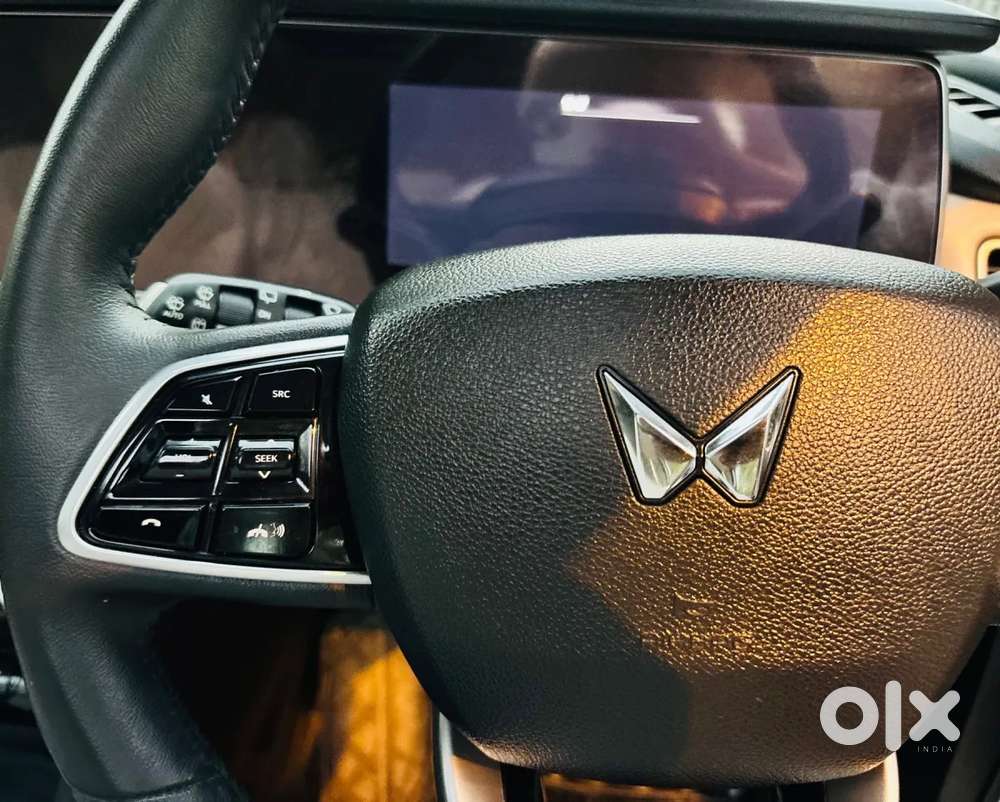 Mahindra Xuv700 Ax7 Luxury Pack Awd, 2022, Petrol