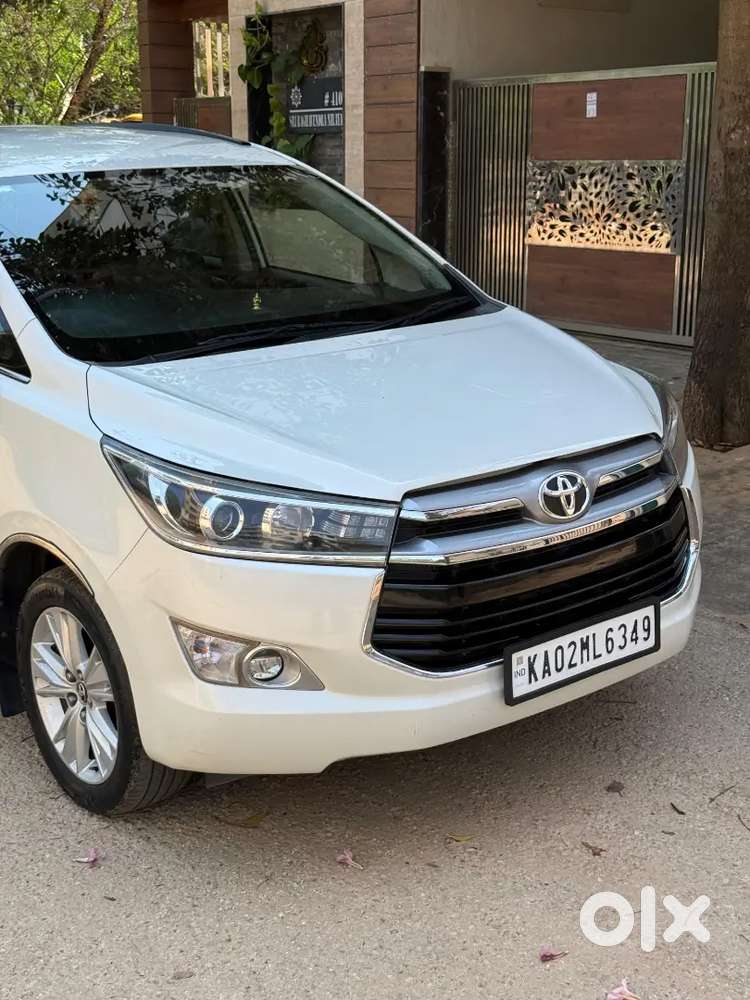 Toyota Innova Crysta 2016 Diesel Well Maintained