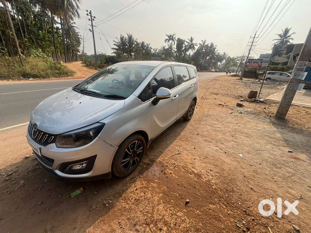 Mahindra Marazzo 2024 Diesel Well Maintained