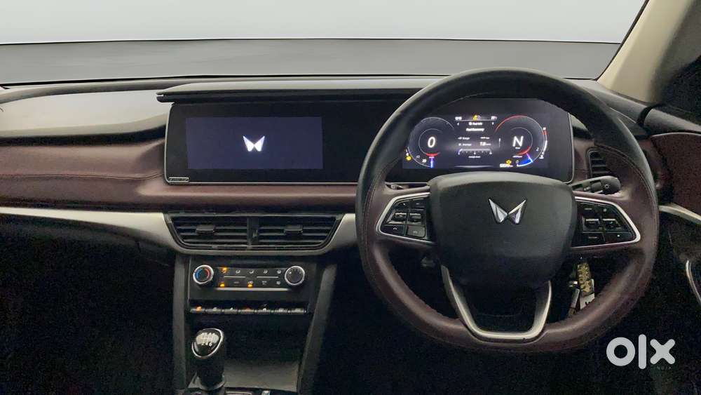 Mahindra Xuv700 2.2 Ax 7 Diesel Mt Str, 2023, Diesel