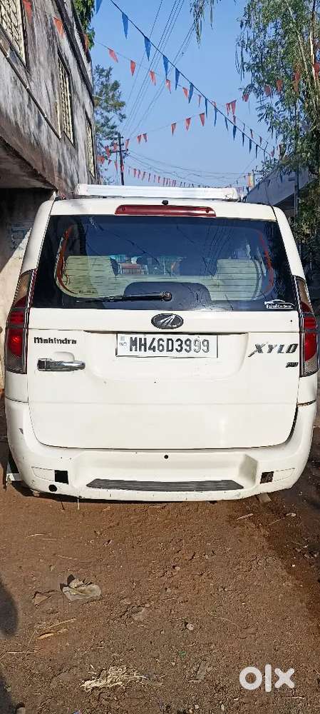 गाड़ी चालू कंडीशन में हैऔर रनिंग है  टायर नये है बैटरी नयी है