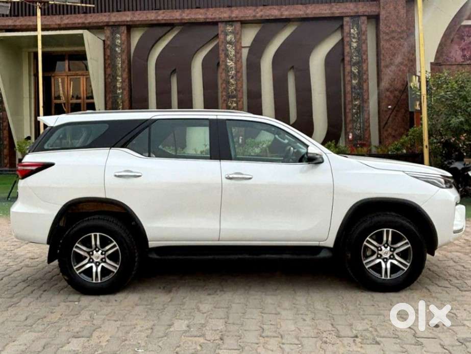 Toyota Fortuner 4x2 At 2.7 Petrol, 2025, Petrol