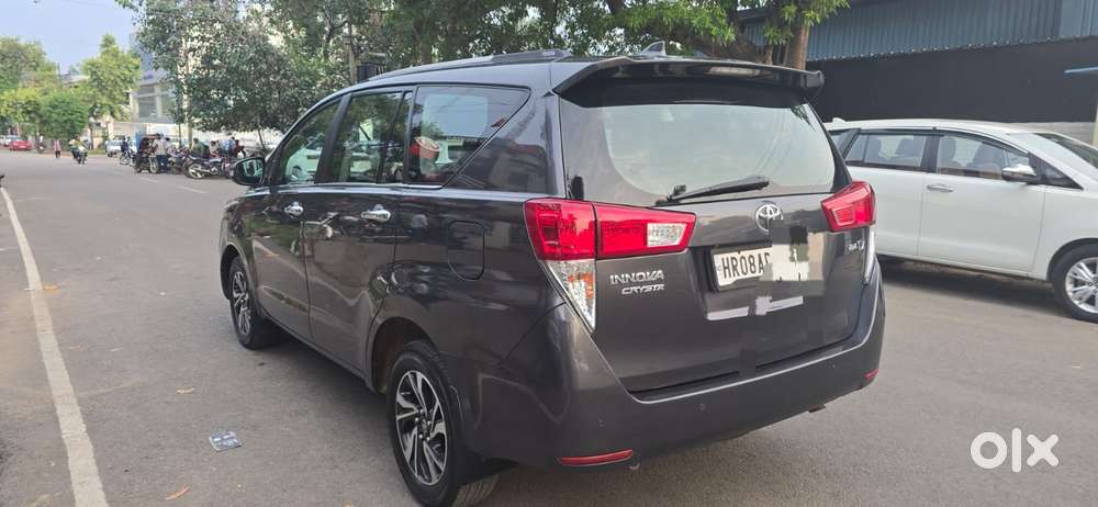 Toyota Innova Crysta