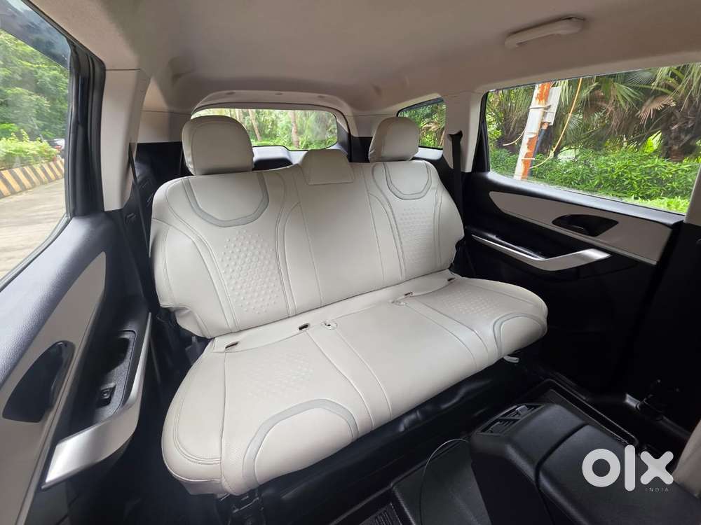 Mahindra Xuv700 Mx Diesel Mt 5 Str (e), 2022, Diesel