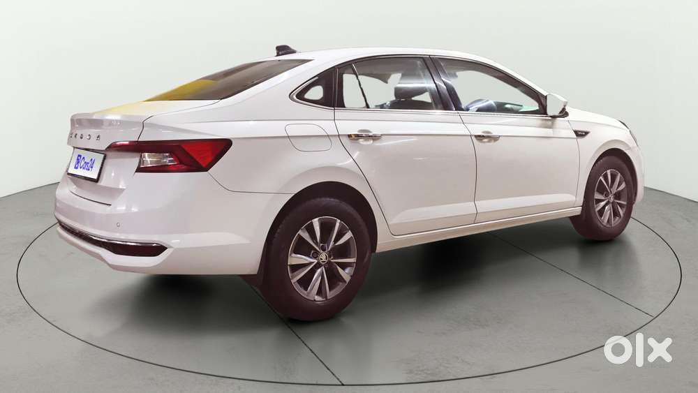 Skoda Slavia Style 1.0l Tsi Mt, 2022, Petrol