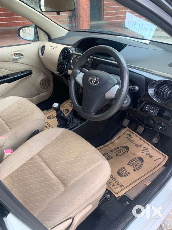 Toyota Etios Liva V Dual Tone, 2019, Petrol