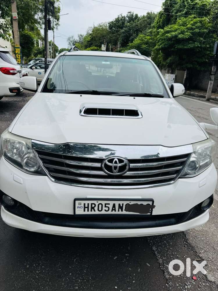 Toyota Fortuner 4x2 Manual, 2014, Diesel