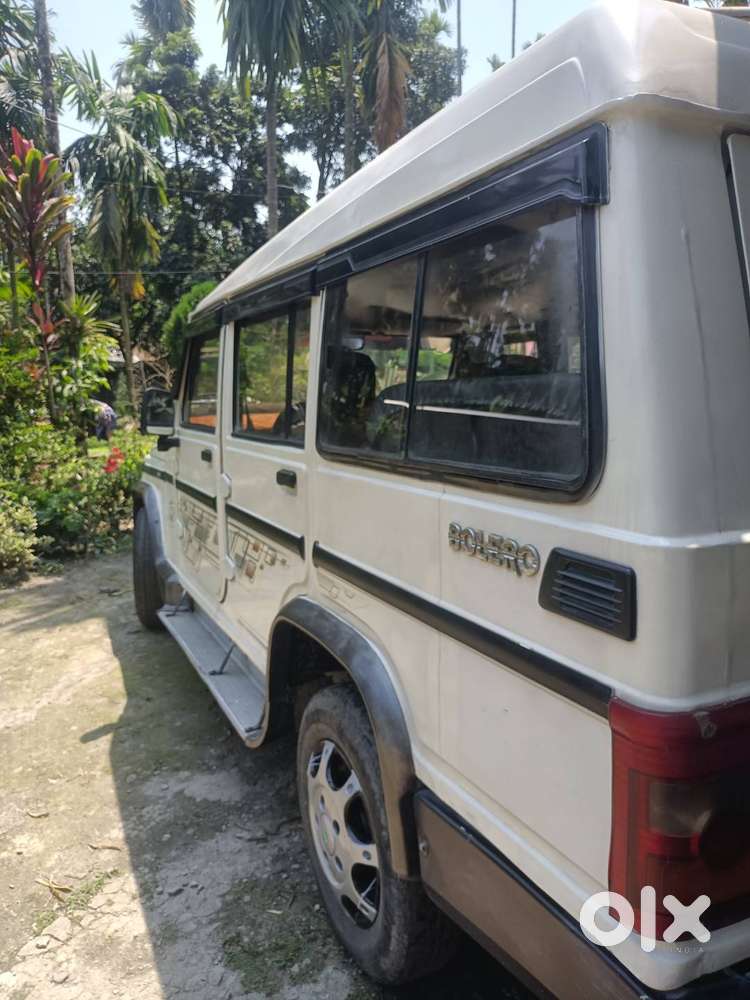 Bolero 9seater 2012-october