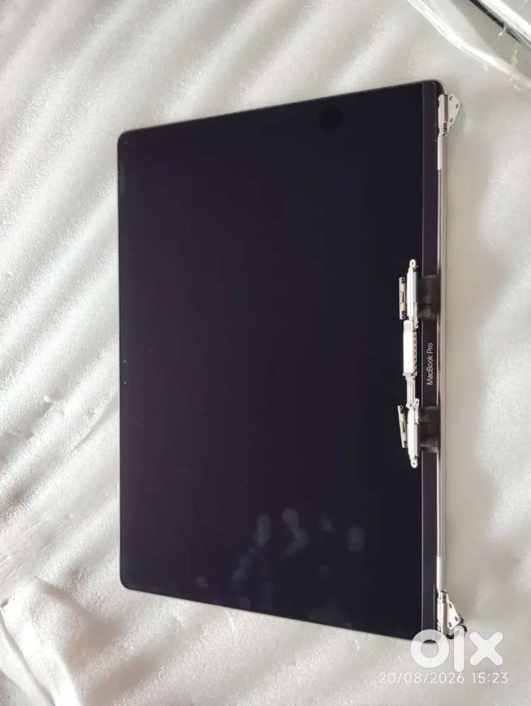 Second Hand Laptop Mac A 2141 top with only screen available