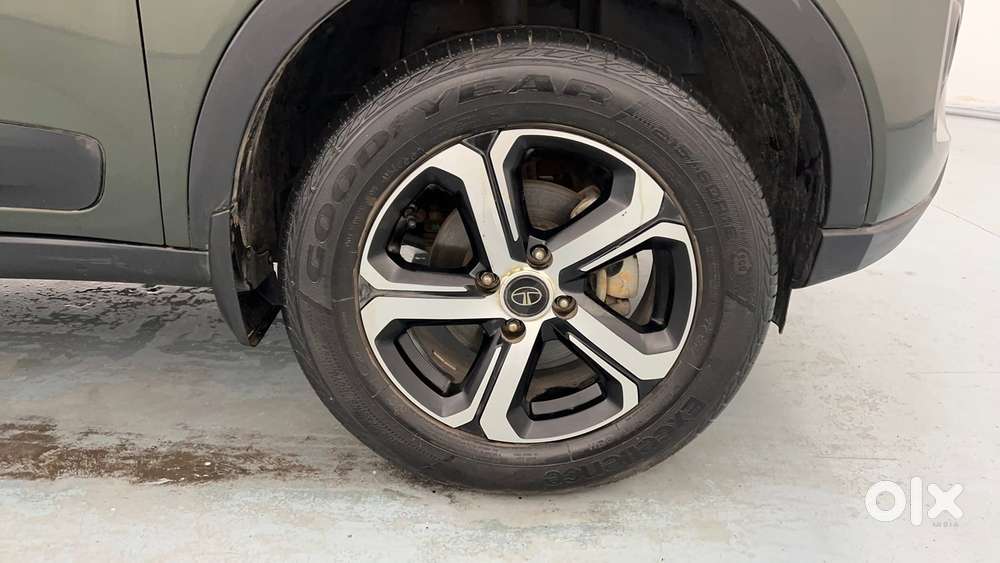 Tata Nexon 1.2 Revotron Xza Plus, 2022, Petrol