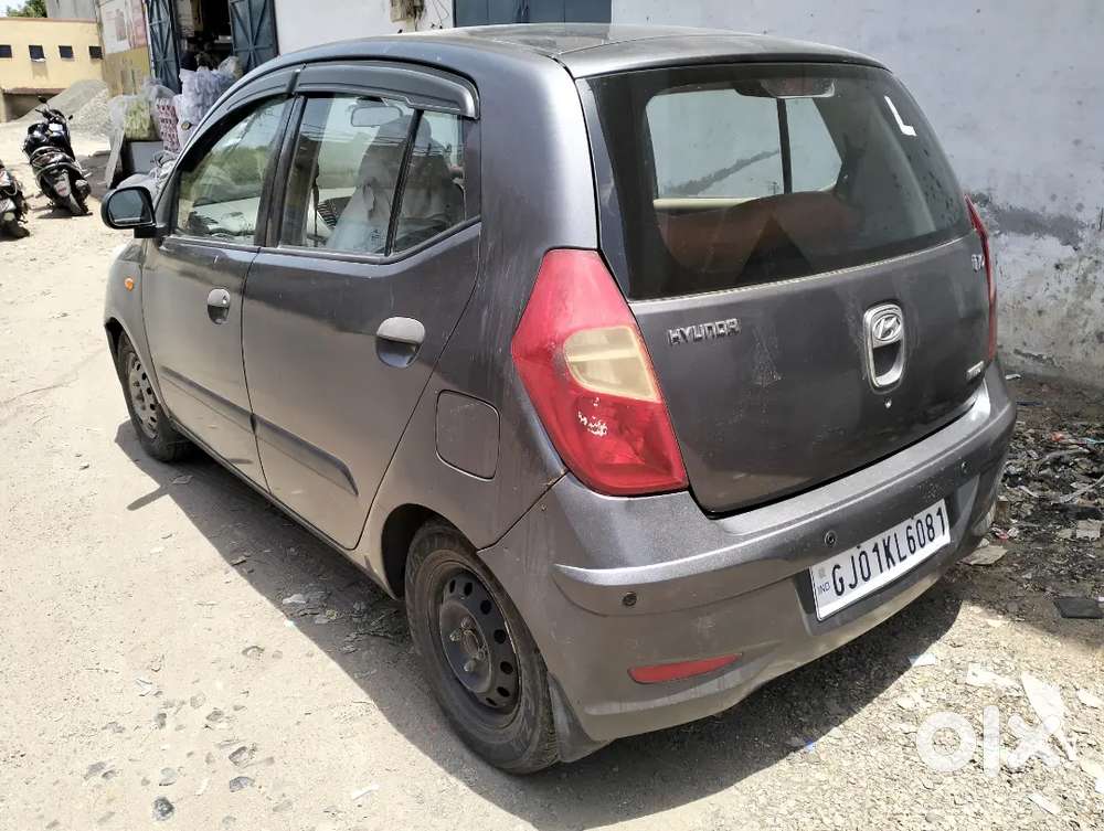Hyundai I10 2011 Cng & Petrol Well Maintained