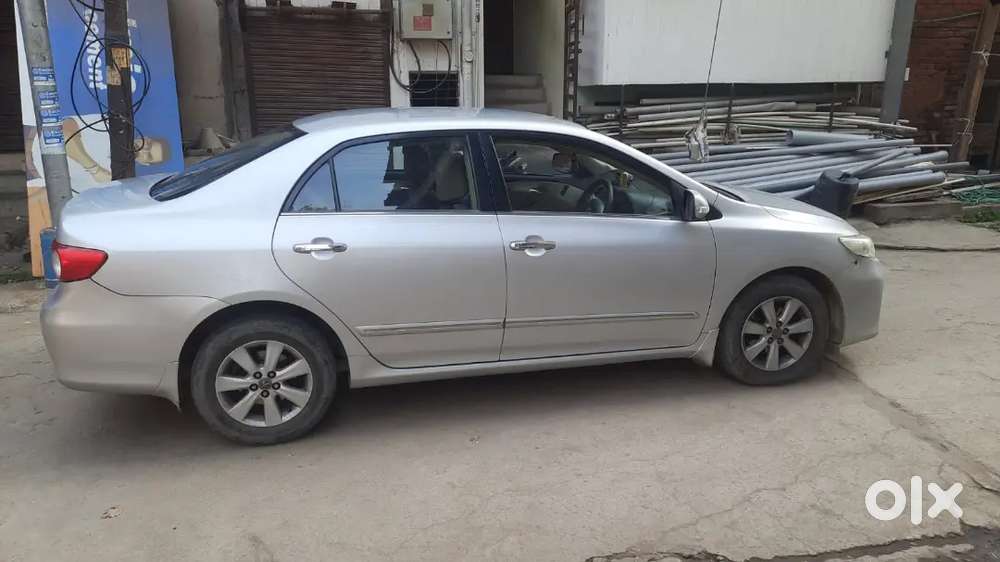 Toyota Corolla Altis 2012