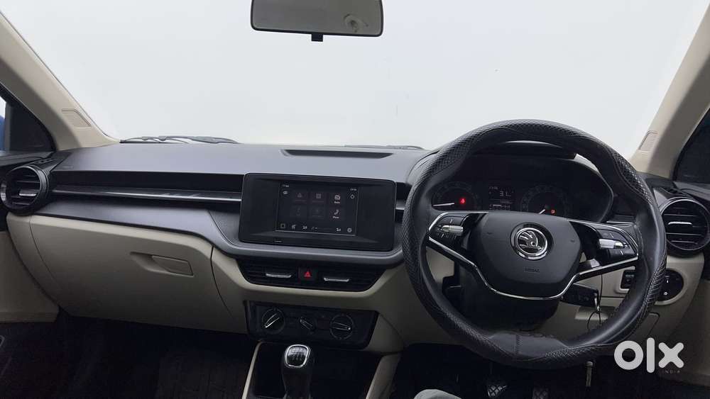 Skoda Slavia Active 1.0l Tsi Mt, 2022, Petrol