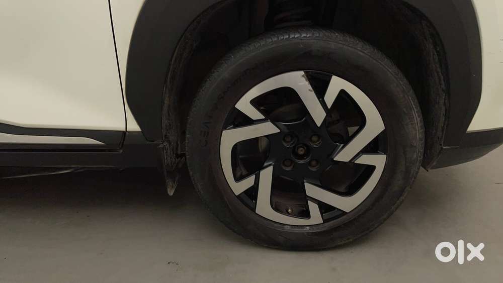 Nissan Magnite 1.0 Xv Dual Tone, 2021, Petrol