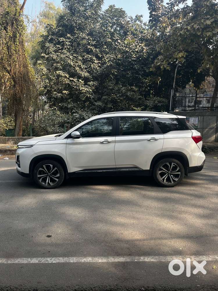 Mg Hector Plus Savvy Pro 1.5 Turbo Petrol Cvt 7 Str Dual Tone, 2023,..