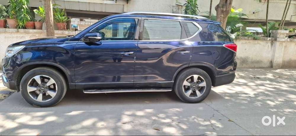 Mahindar Alturas G4 Premium Luxuary Car Tiptop Condition First Owner