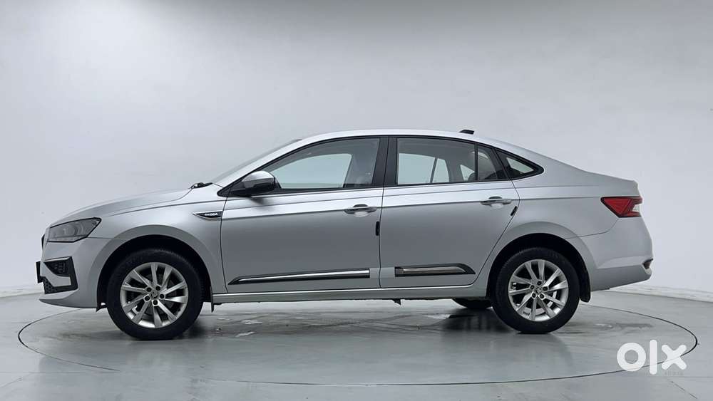 Skoda Slavia Ambition 1.0l Tsi At, 2022, Petrol