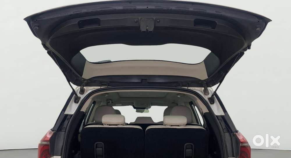 Mahindra Xuv700 2.2 Ax 7 Diesel At Luxury Pack Str Awd, 2022, Diesel