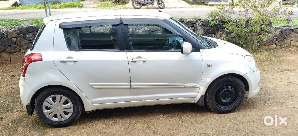 Maruti Suzuki Swift Vxi Cng New Full Cover Insurance