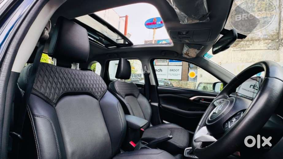 Maruti Suzuki Grand Vitara 1.5 Alpha Plus Intelligent Hybrid Ecvt, 2..