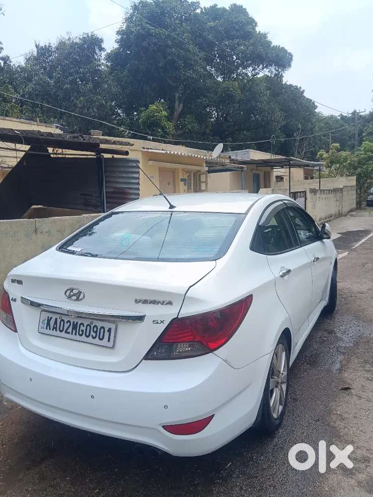 Hyundai Verna 2012