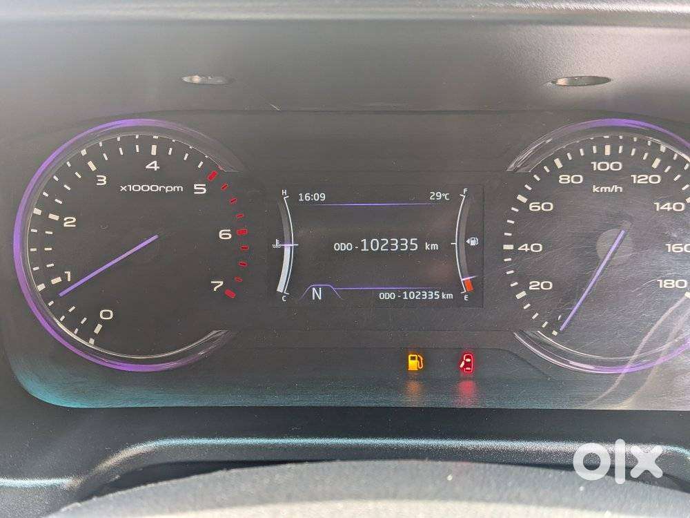Mahindra Marazzo M6, 2020, Diesel