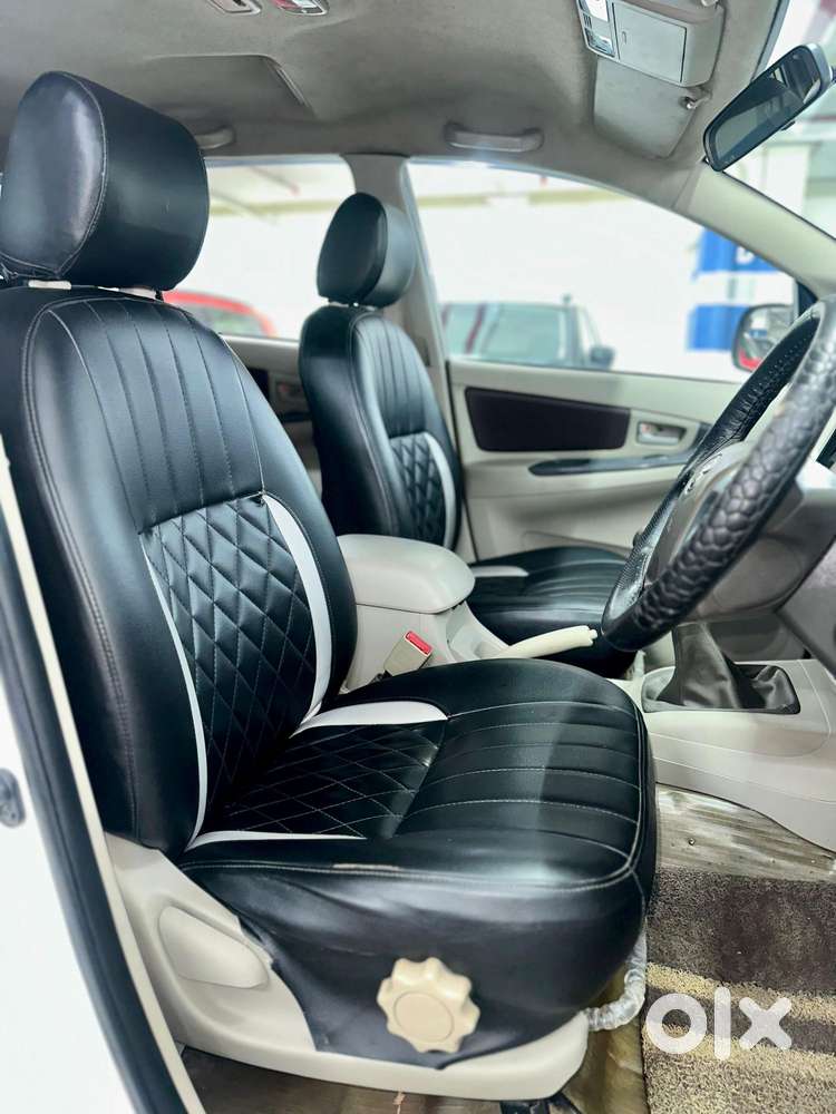 Toyota Innova 2.5 Gx (diesel) 8 Seater Bs Iv, 2014, Diesel