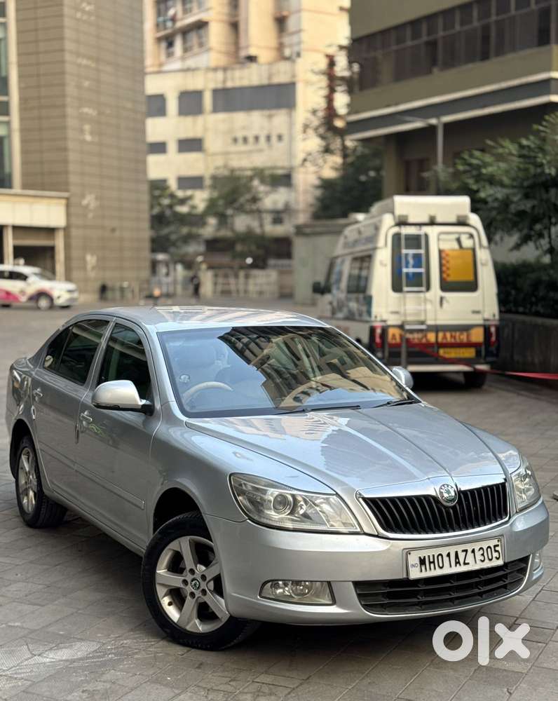 Skoda Laura Ambiente 2.0 Tdi Cr Automatic, 2011, Diesel