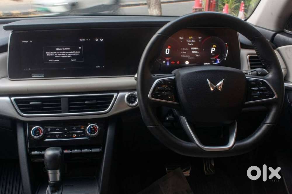 Mahindra Xuv700 2.0 Ax 7 Petrol At Luxury Pack Str, 2023, Petrol