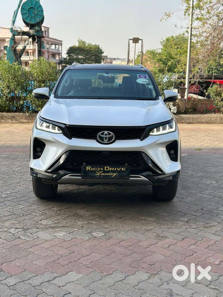Toyota Fortuner Legender 4x4 At 2.8, 2025, Diesel