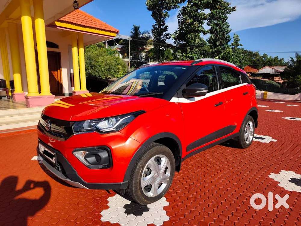 Tata Nexon 1.5 Revotorq Xma Plus (s) Amt, 2022, Petrol