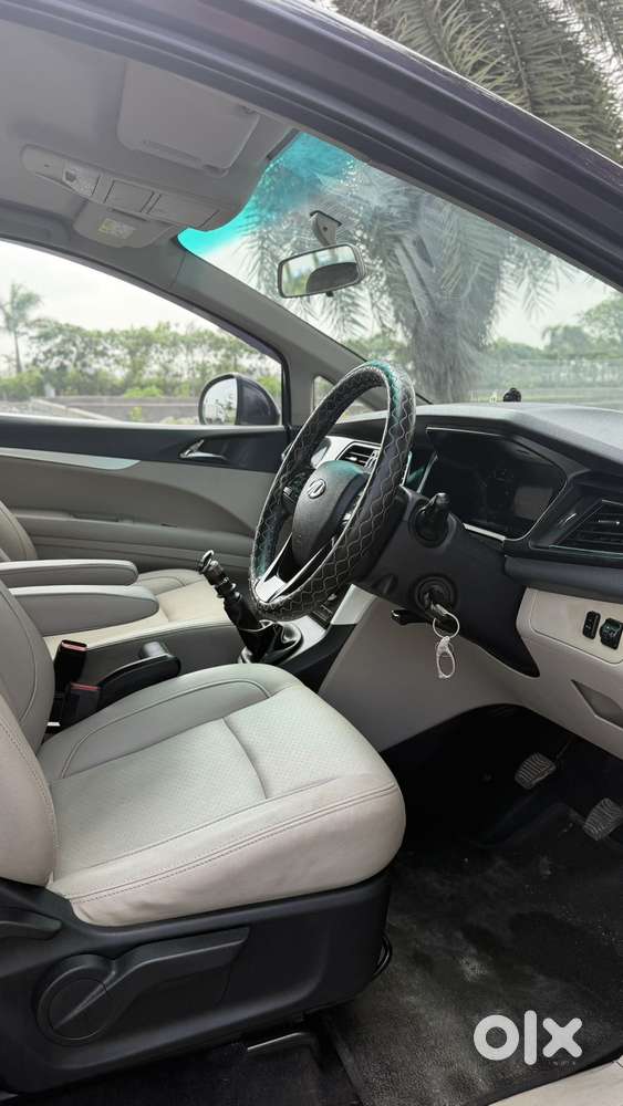 Mahindra Marazzo M8, 2018, Diesel