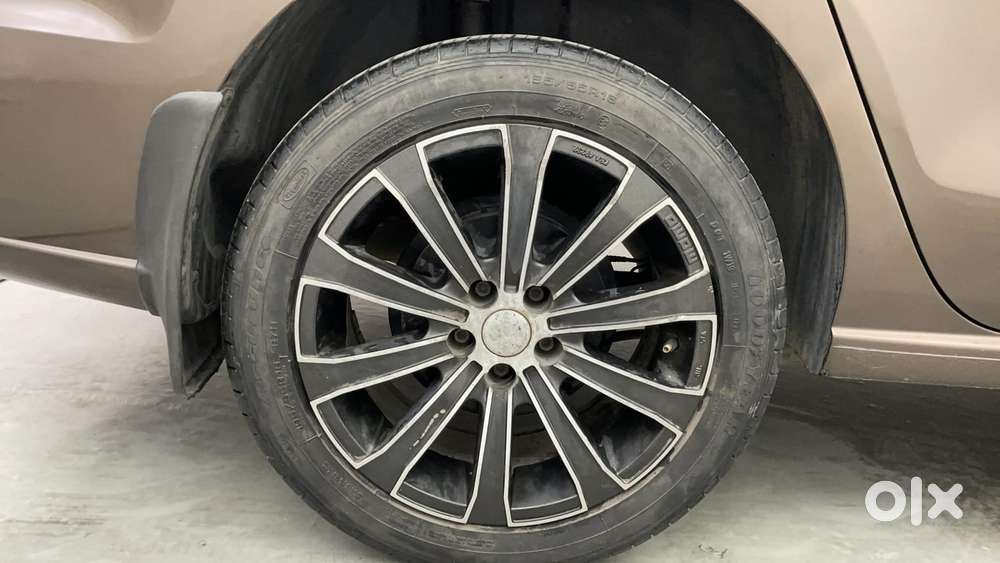 Volkswagen Vento 1.2 Tsi Highline At, 2016, Petrol