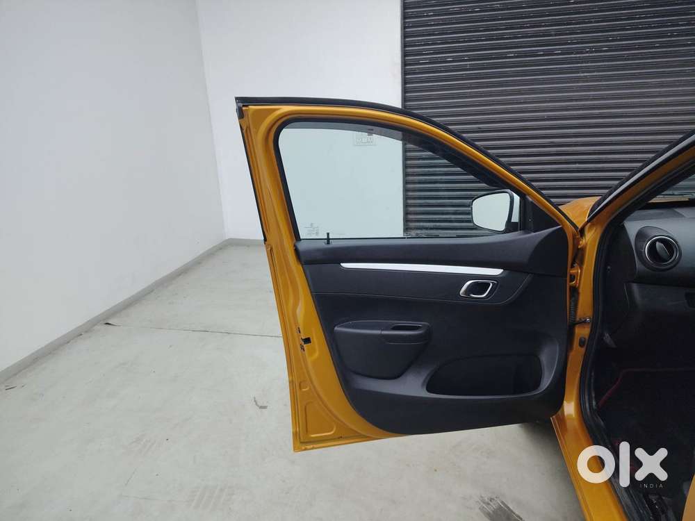 Renault Kwid 1.0 Climber (o) Dual Tone, 2024, Petrol