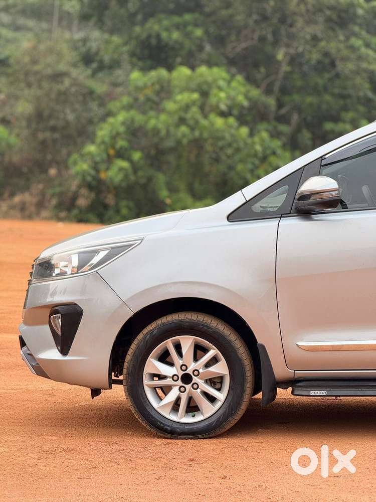 Toyota Innova Crysta [2020-ongoing] 2.4 Gx At 7 Str, 2017, Diesel