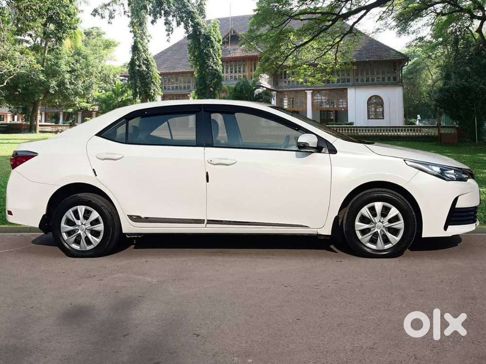 Toyota Corolla Altis 1.8 J, 2018, Petrol