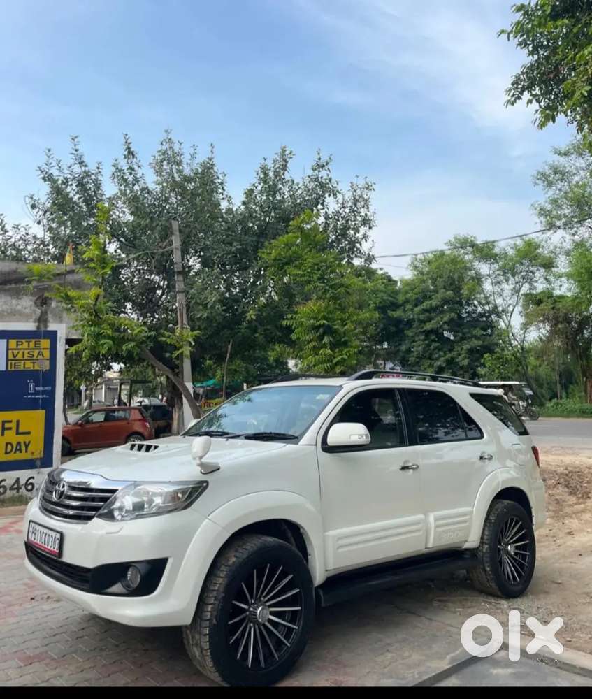 Toyota Fortuner 2013