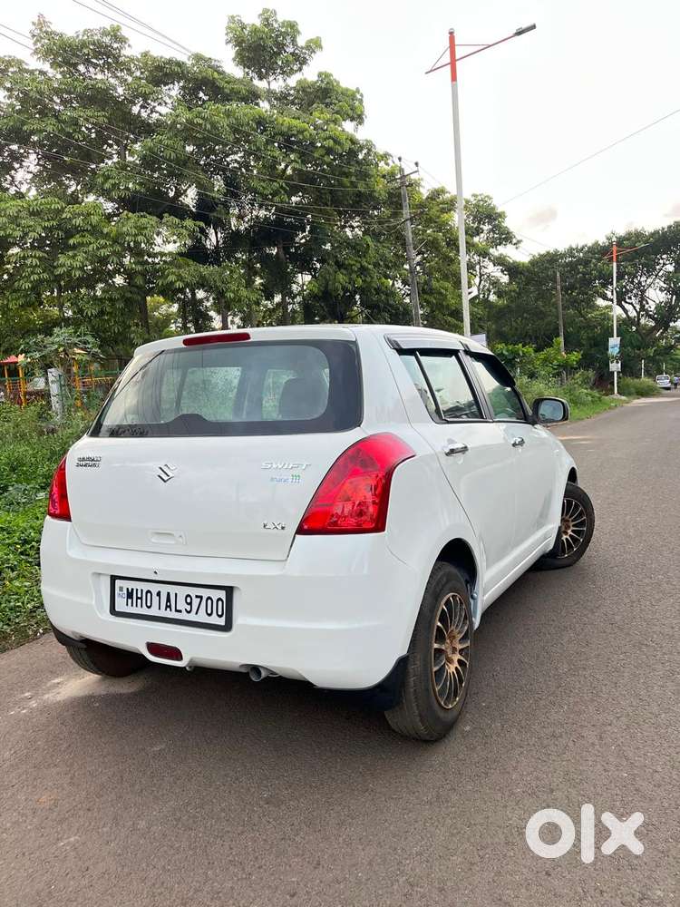 Maruti Suzuki Swift Lxi Bsiii, 2010, Petrol
