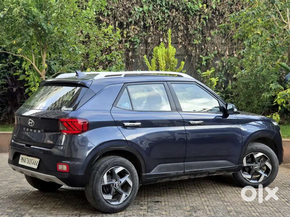 Hyundai Venue 2020 Petrol Well Maintained Brand New Tyres