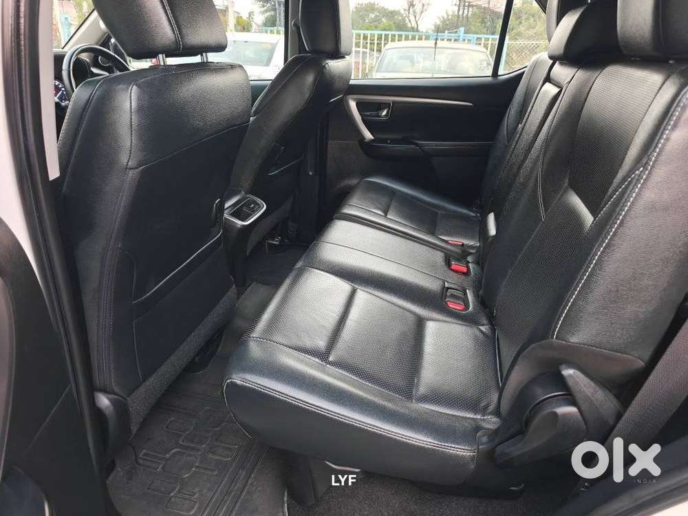 Toyota Fortuner [2021-ongoing] 2.7 2wd Petrol At, 2022, Petrol
