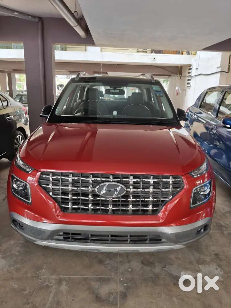 Hyundai Venue Sx 1.0 Ltr Petrol Mt Dual Tone