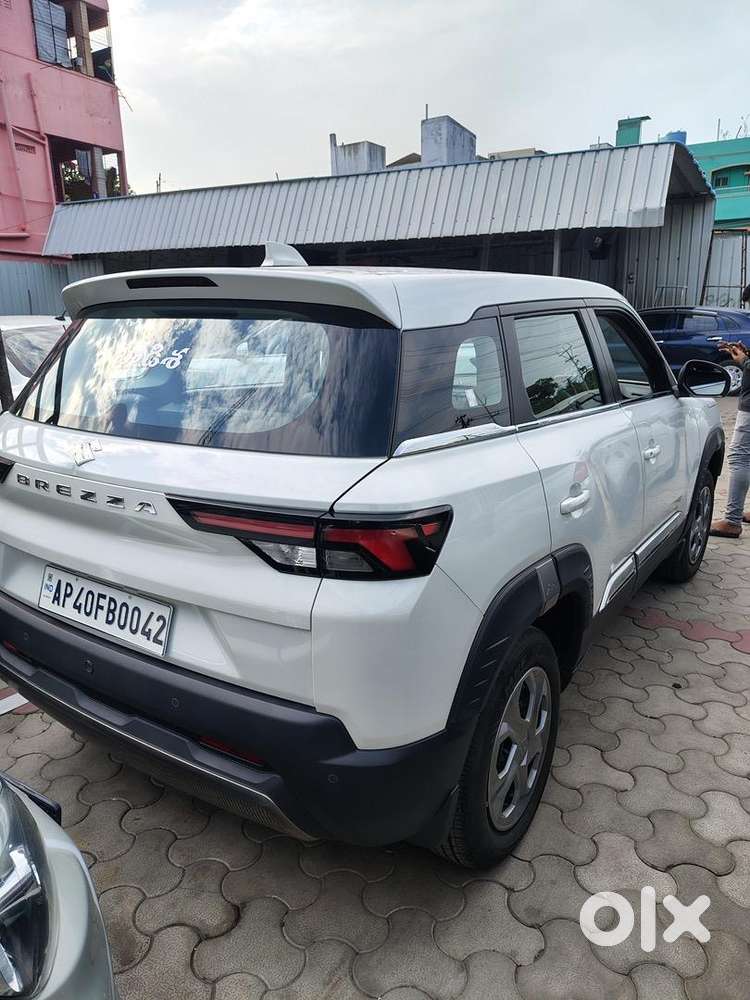 Maruti Suzuki Brezza Petrol Well Maintained