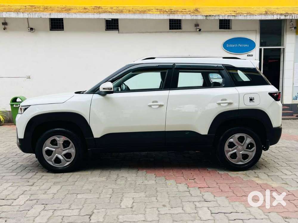 Maruti Suzuki Brezza 1.5 Vxi Smart Hybrid, 2023, Petrol