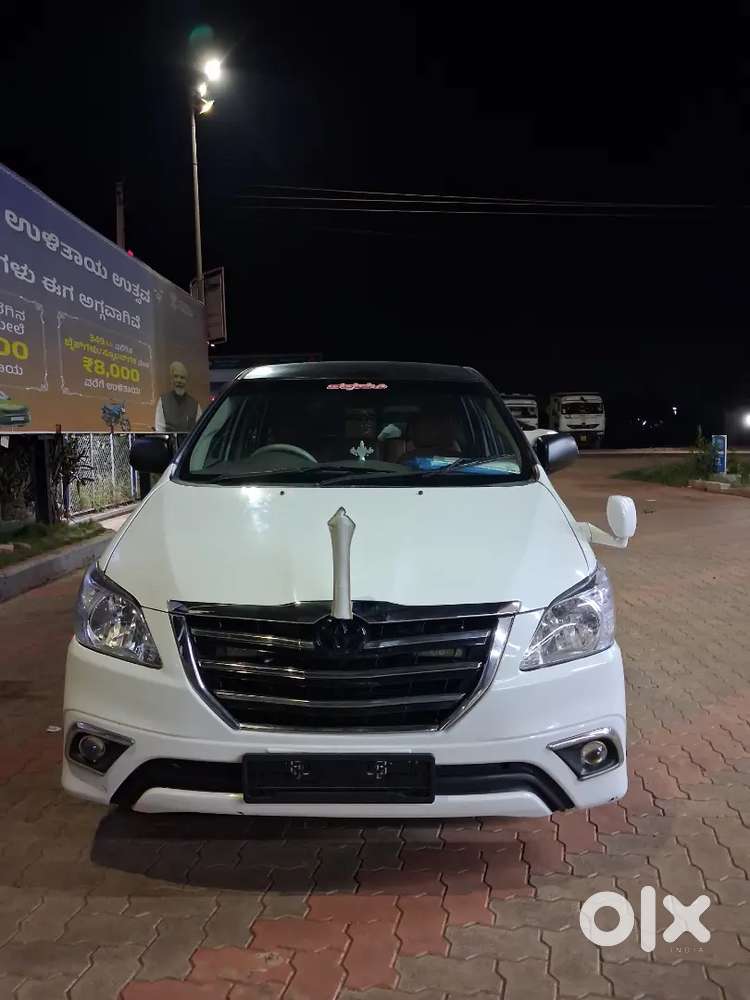 Toyota Innova 2012