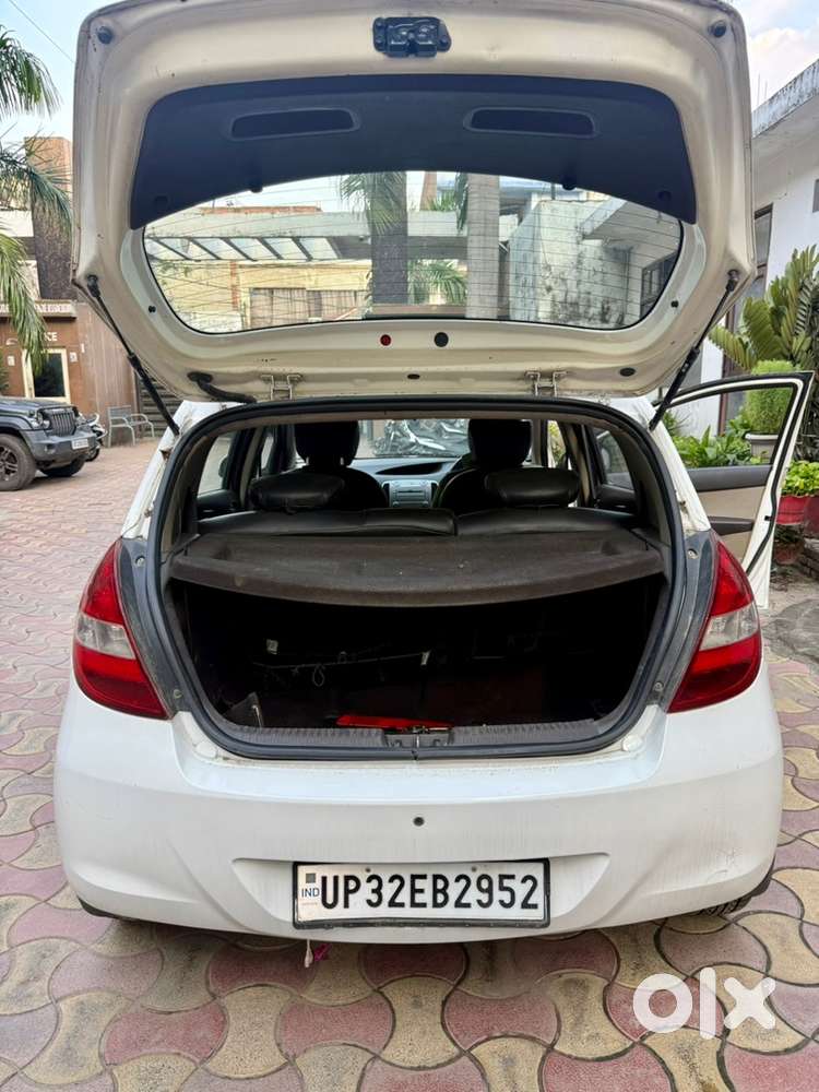 Hyundai I20 Petrol Manual 2012