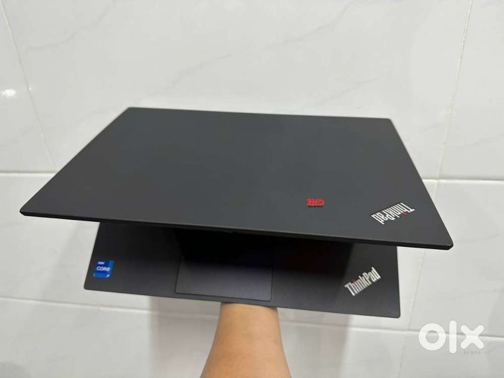 Lenovo ThinkPad T450 14 laptop Core i5-5/6th Gen 8GB RAM 256GB SSD**