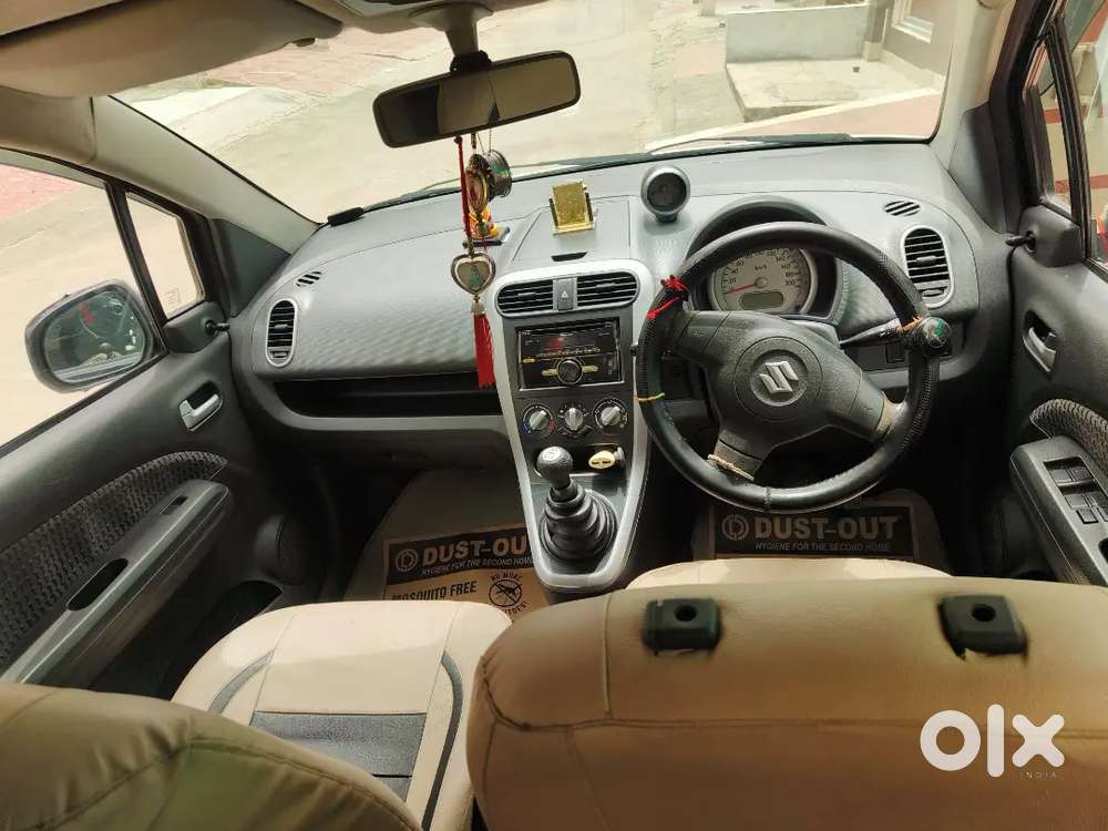 Saf H Gadi. 4 Alloy, All Power Window, Badiya Music System Hai.