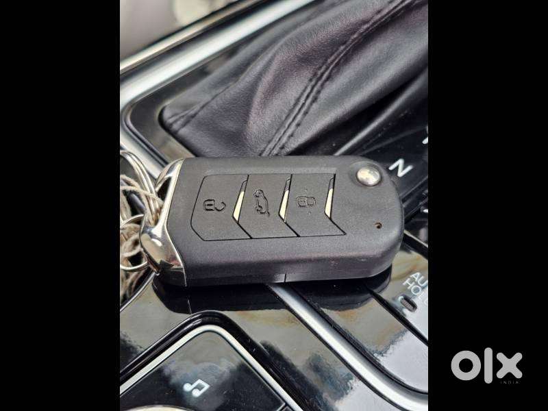 Mahindra Xuv700 Ax7l 6 Str At, 2024, Petrol